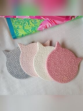 Floral Textured Cat-Shaped Ceramic Coasters - Pink, White, Blush, Gray